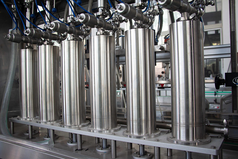 ഓട്ടോമാറ്റിക് കോസ്മെറ്റിക് പെർഫ്യൂം ലിക്വിഡ് ബോട്ട്ലിംഗ് ബോട്ടിൽ ഫില്ലിംഗ് മെഷീൻ