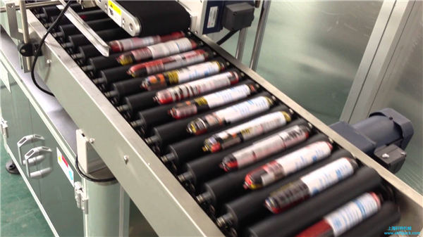 ഫീഡറിനൊപ്പം ഓട്ടോമാറ്റിക് സോസേജ് ലേബലിംഗ് മെഷീൻ