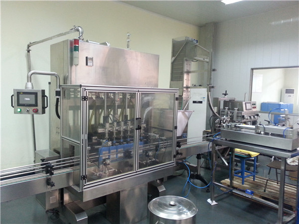 പൂർണ്ണ ഓട്ടോമാറ്റിക് ല്യൂബ് ഓയിൽ പൂരിപ്പിക്കൽ യന്ത്രം